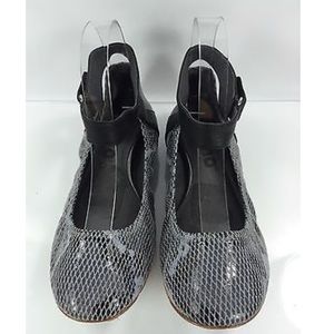 Adorable TSUBO Mary Jane Flats NWOT